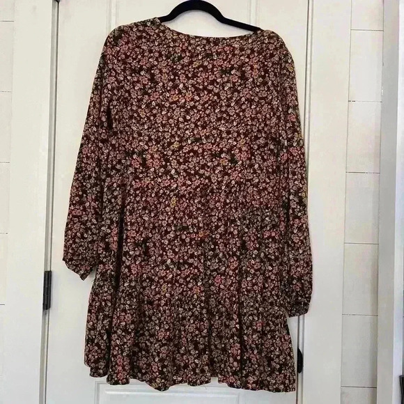 Aura Floral Babydoll Mini Dress size M in new like condition. Feminine, cowgirl - Picture 2 of 6